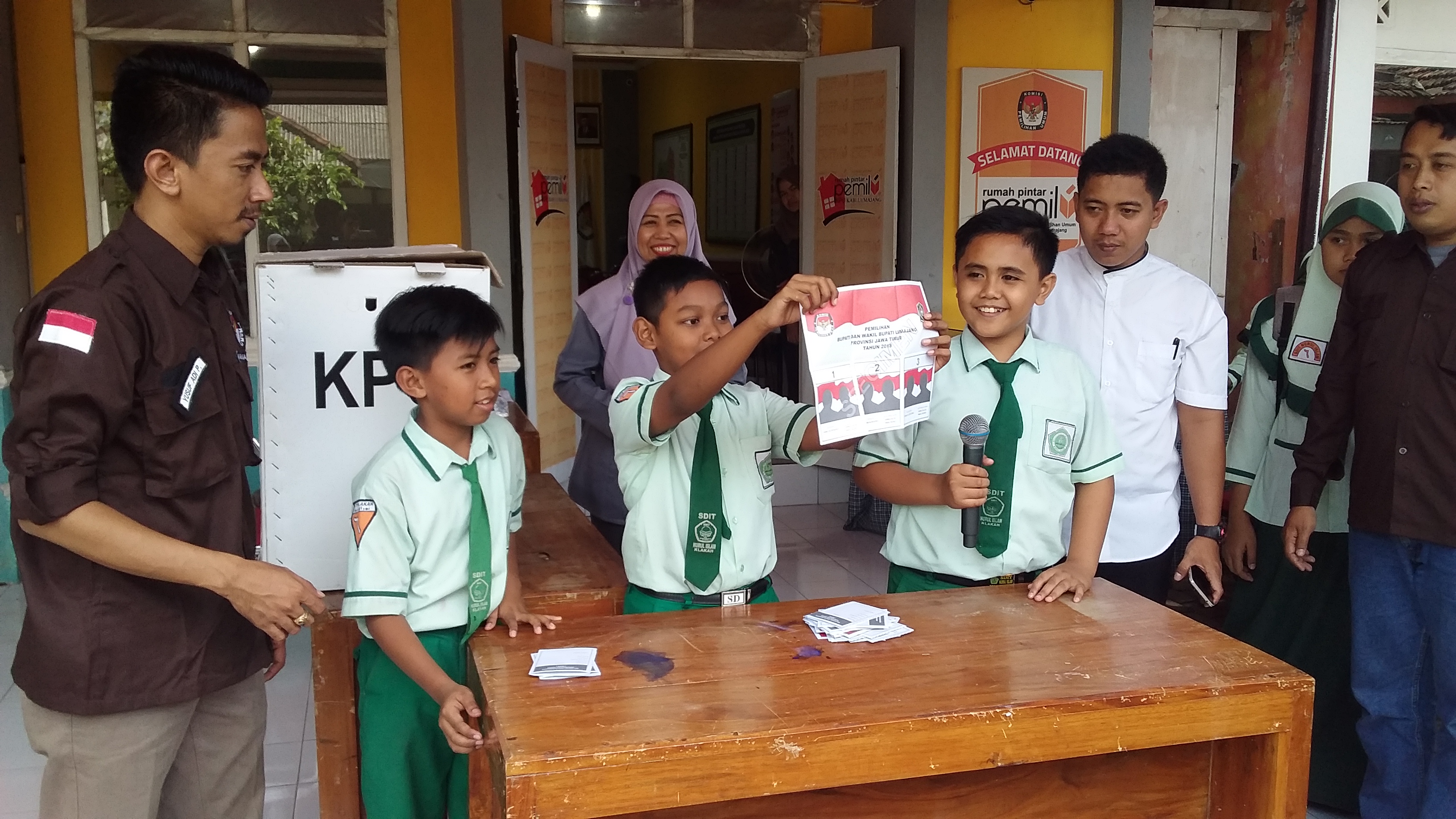 Kunjungan Rumah Pintar Pemilu Kirana Agung Kabupaten Lumajang